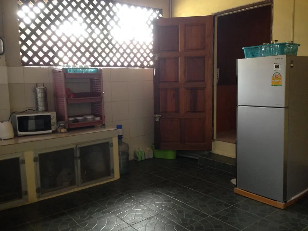 Bed Khaolak Hostel カオラック